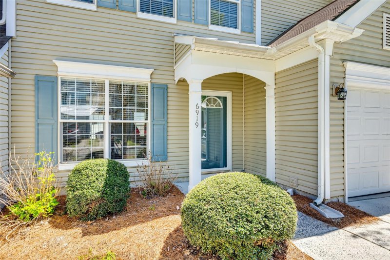 Property image 2 at 6919 Beverly Springs Drive, Charlotte, NC 28270