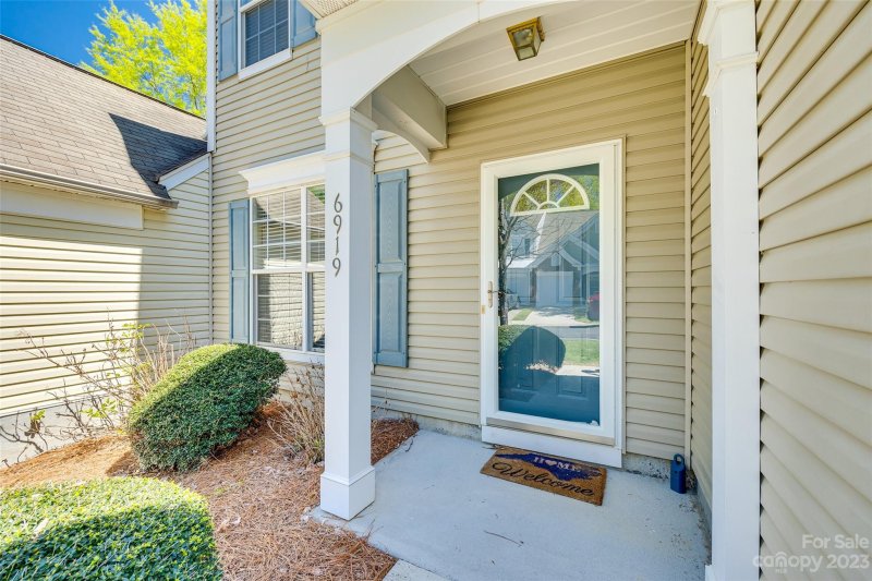 Property image 3 at 6919 Beverly Springs Drive, Charlotte, NC 28270