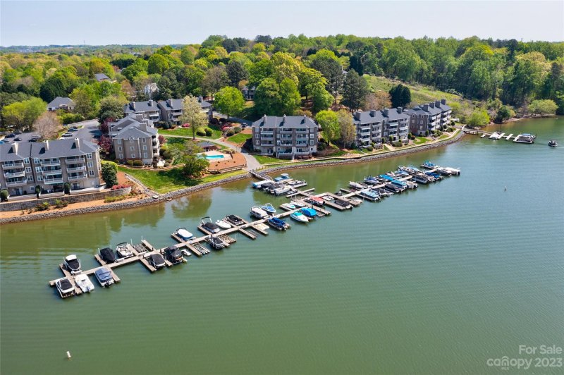 7324 Lakefront Drive