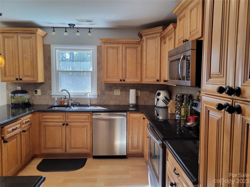 Property image 4 at 11225 Coachman Circle, Charlotte, NC 28277