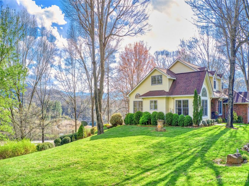 Property image 2 at 250 Foxfire Estates Circle, Waynesville, NC 28785