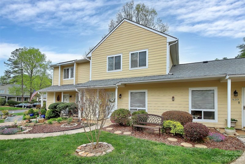 Property image 2 at 937 Sardis Cove Drive, Charlotte, NC 28270