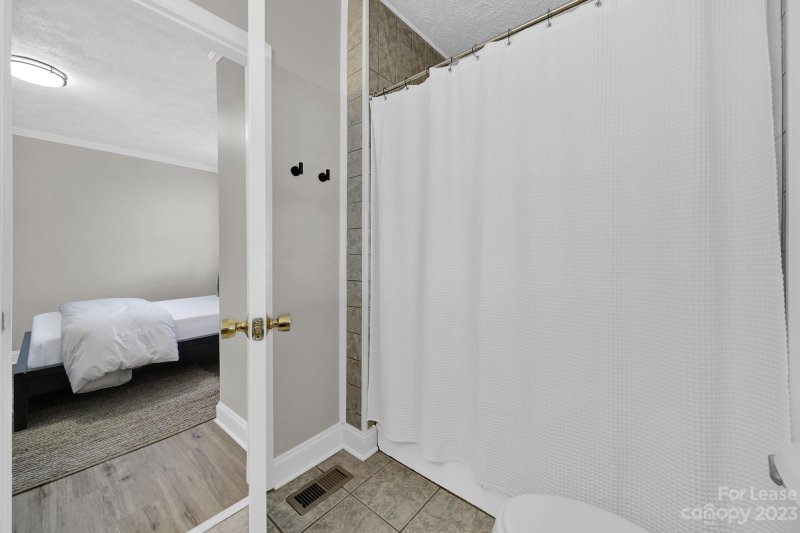 Property image 2 at 1002 W 2nd Avenue, Gastonia, NC 28052