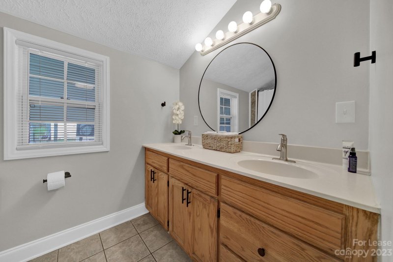 Property image 3 at 1002 W 2nd Avenue, Gastonia, NC 28052