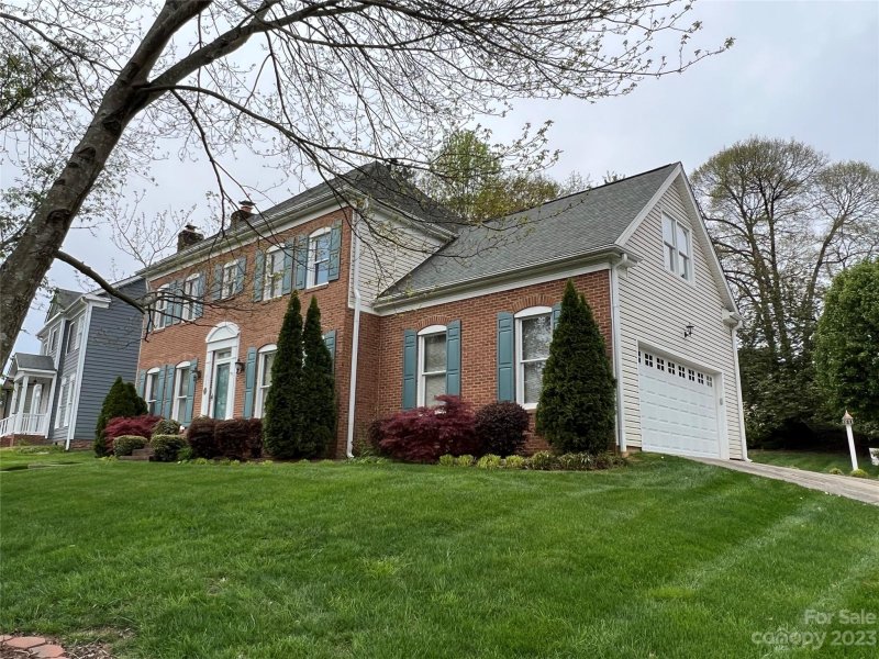 Property image 2 at 729 Grays Creek Lane, Charlotte, NC 28214