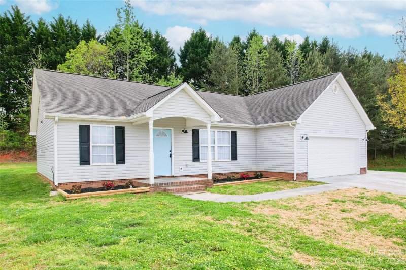 Property image 3 at 546 Pennyfields Lane, Clover, SC 29710