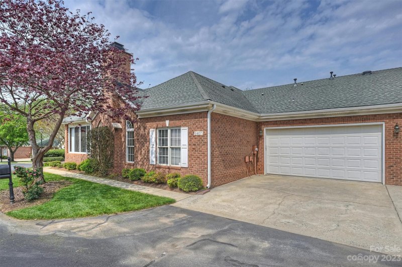 Property image 4 at 11407 Olde Saint Andrews Court, Charlotte, NC 28277