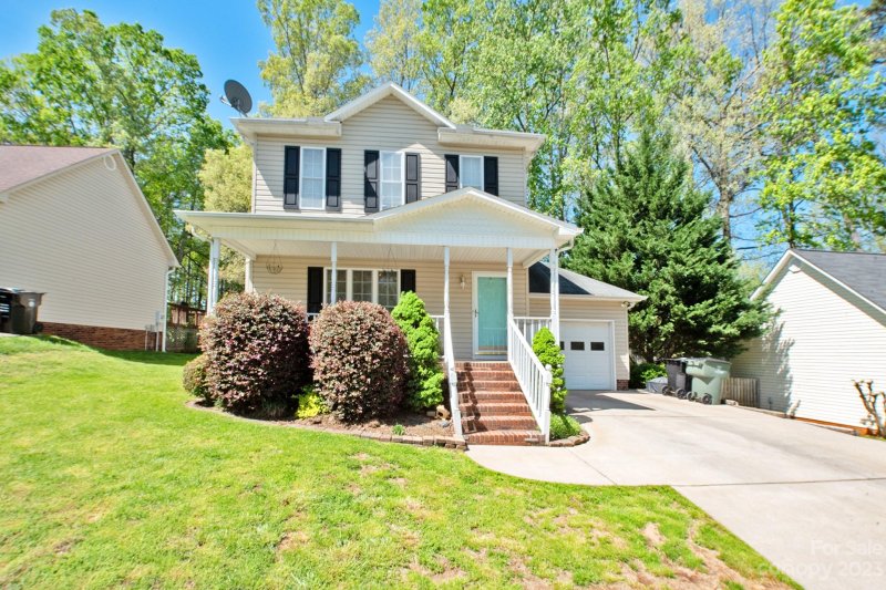 1547 Cambridge Heights Place