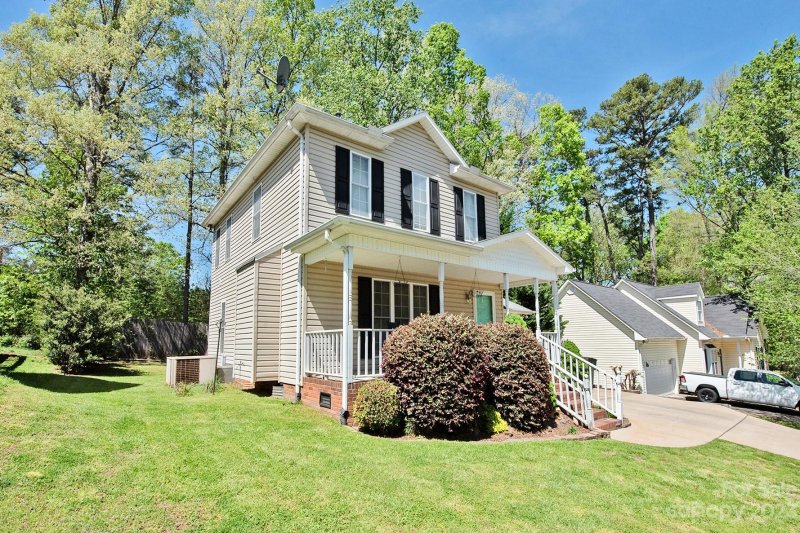 Property image 2 at 1547 Cambridge Heights Place, Concord, NC 28027