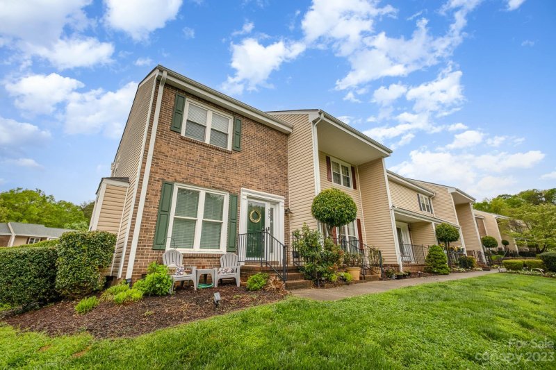 Property image 2 at 991 Surry Lane, Gastonia, NC 28054