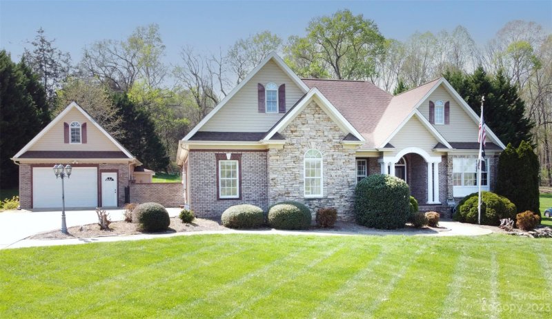 Property image 3 at 137 Natures Trail, Statesville, NC 28625