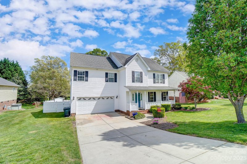 Property image 3 at 318 Holstein Drive, Dallas, NC 28034