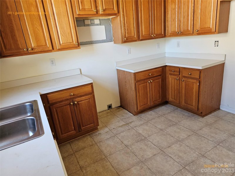 Property image 3 at 3911 Glenlea Commons Drive, Charlotte, NC 28216