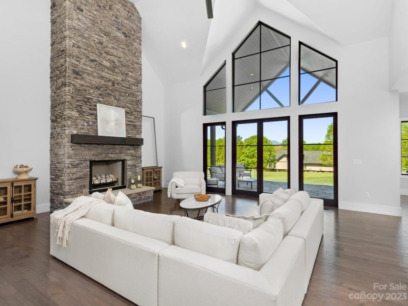 Property image 4 at 162 Skytop Farm Lane, Hendersonville, NC 28791