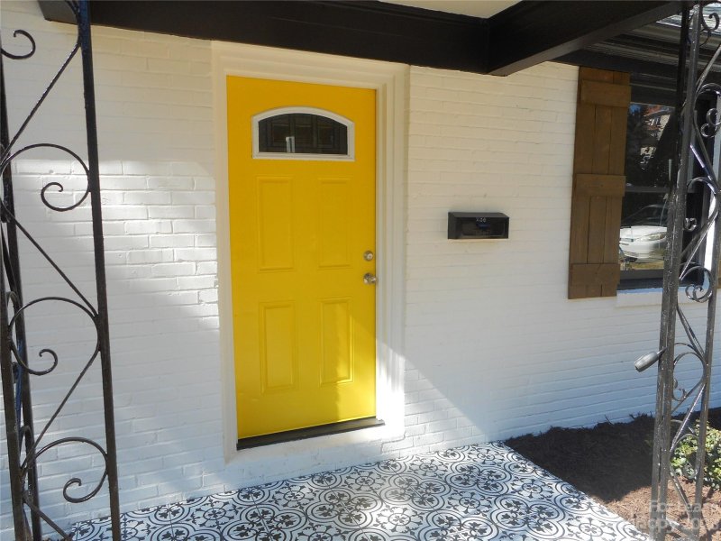 Property image 2 at 236 S Sycamore Street, Charlotte, NC 28202