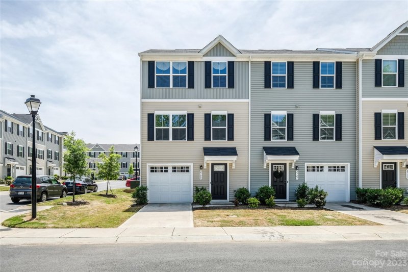 2703 Sydney Overlook Lane