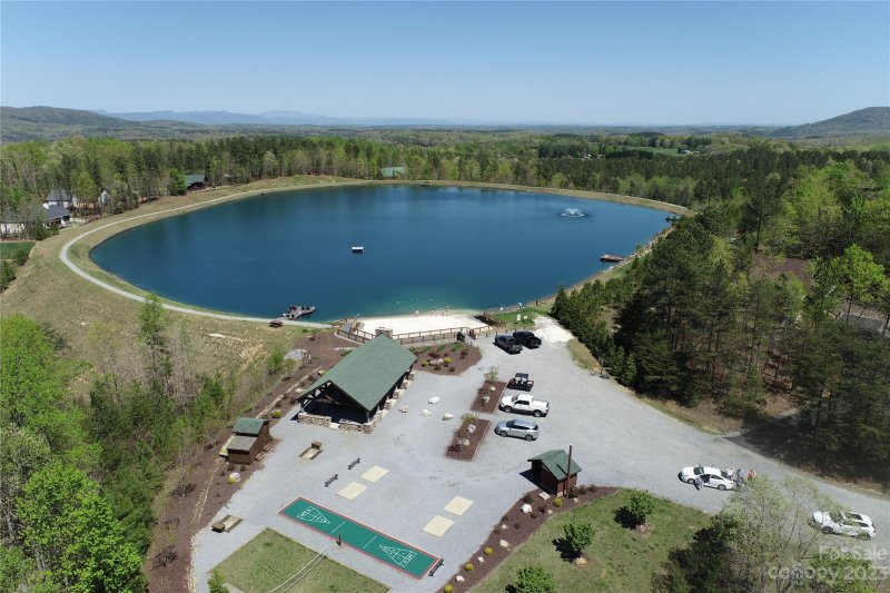 Property image 2 of 1301 Scenic Vista Drive in Grandview Peaks, Nebo, NC 28761