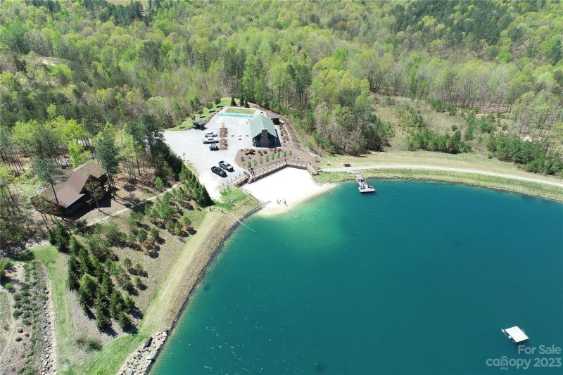 Property image 4 of 1301 Scenic Vista Drive in Grandview Peaks, Nebo, NC 28761