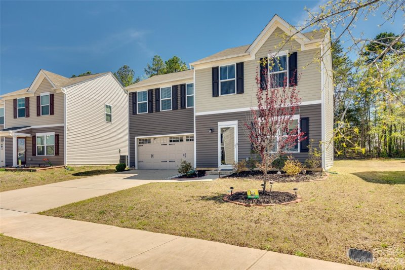 Property image 2 at 2442 Thorn Spring Lane, Concord, NC 28025