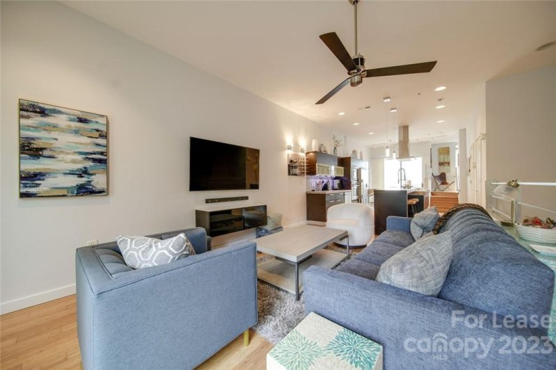 Property image 2 at 322 Viburnum Way Court, Charlotte, NC 28208