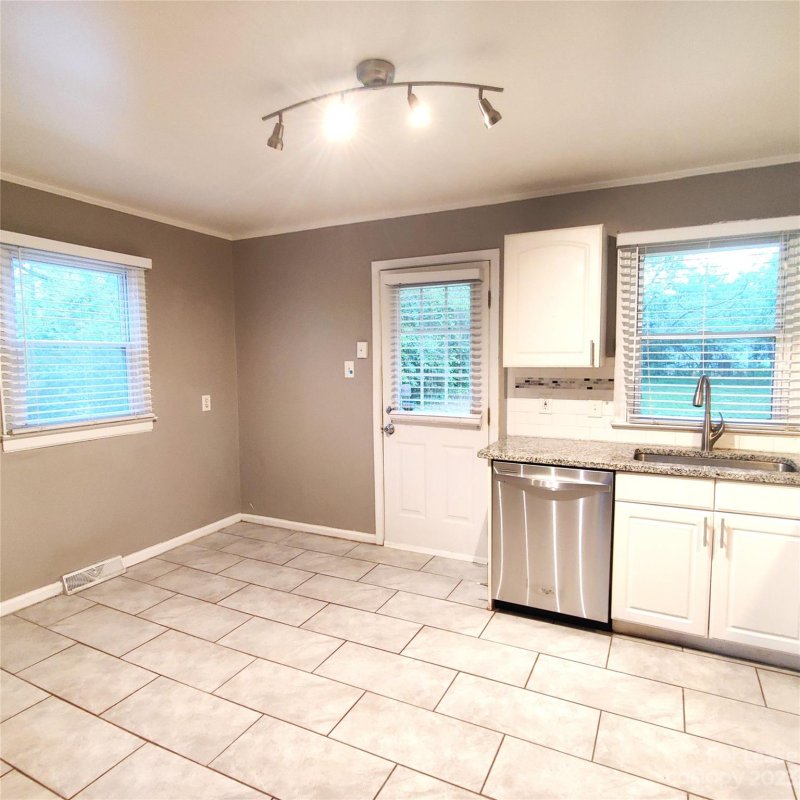 Property image 3 at 2105 Jennie Linn Drive, Charlotte, NC 28215