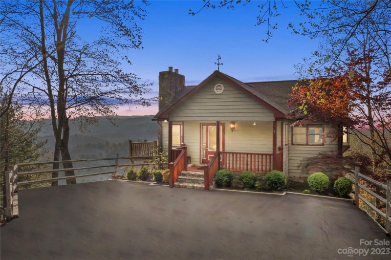 Property image 2 at 208 Grannys Ridge, Ferguson, NC 28624