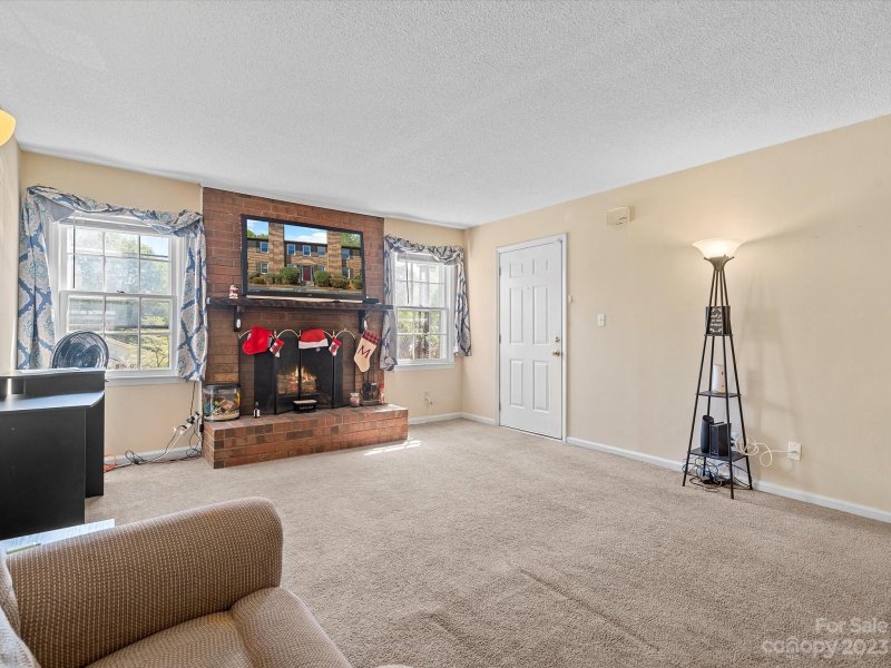 Property image 3 at 911 Nottingham Drive, Gastonia, NC 28054