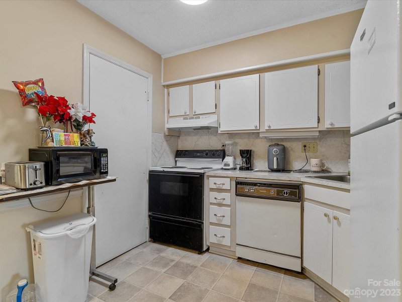 Property image 5 at 911 Nottingham Drive, Gastonia, NC 28054