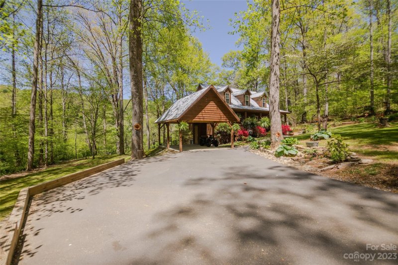 Property image 4 at 307 Blue Rock Road, Hendersonville, NC 28792