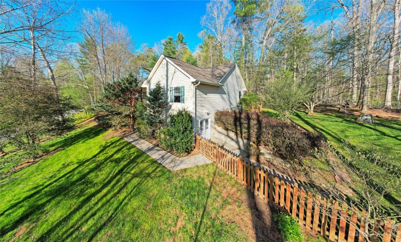 Property image 5 at 576 Brook Knoll Circle, Weaverville, NC 28787