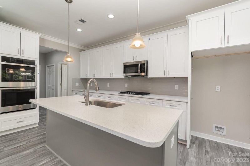 Property image 4 at 606 Berkshire Drive, Statesville, NC 28677