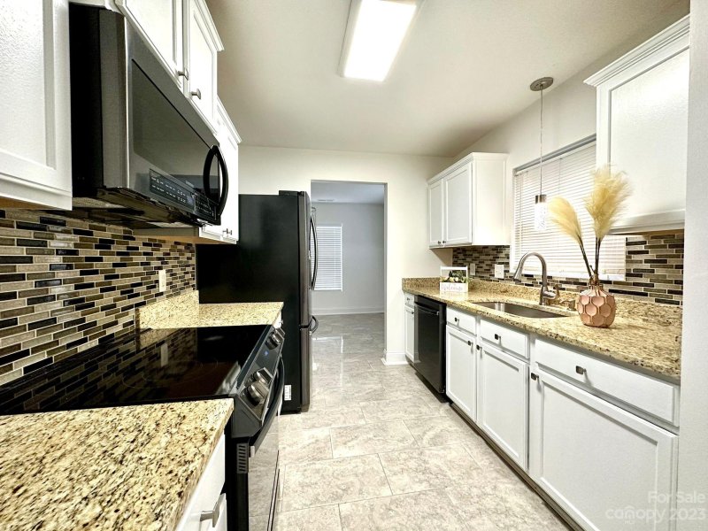 Property image 5 at 2726 Cochrane Drive, Charlotte, NC 28269