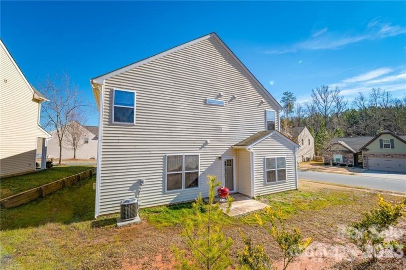 Property image 3 at 16550 Falconry Way, Charlotte, NC 28278
