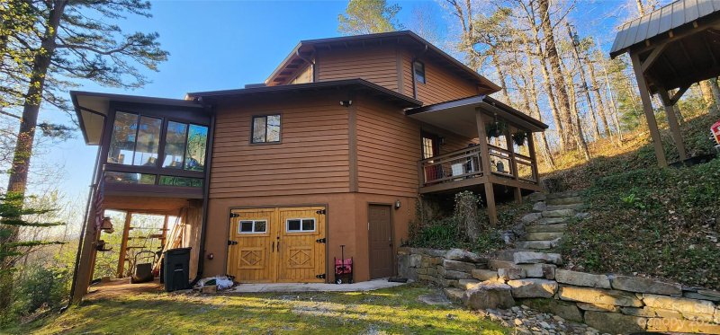 Property image 2 at 169 Viking Trail, Hendersonville, NC 28739