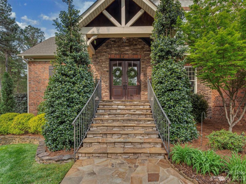 Property image 2 at 6211 Fox Chase Drive, Davidson, NC 28036