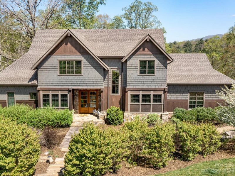 Property image 2 at 65 Wandering Oaks Way, Asheville, NC 28805