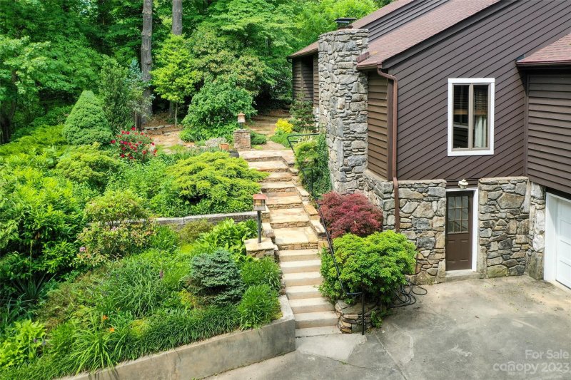 Property image 2 at 223 Mountain View Drive, Waynesville, NC 28786