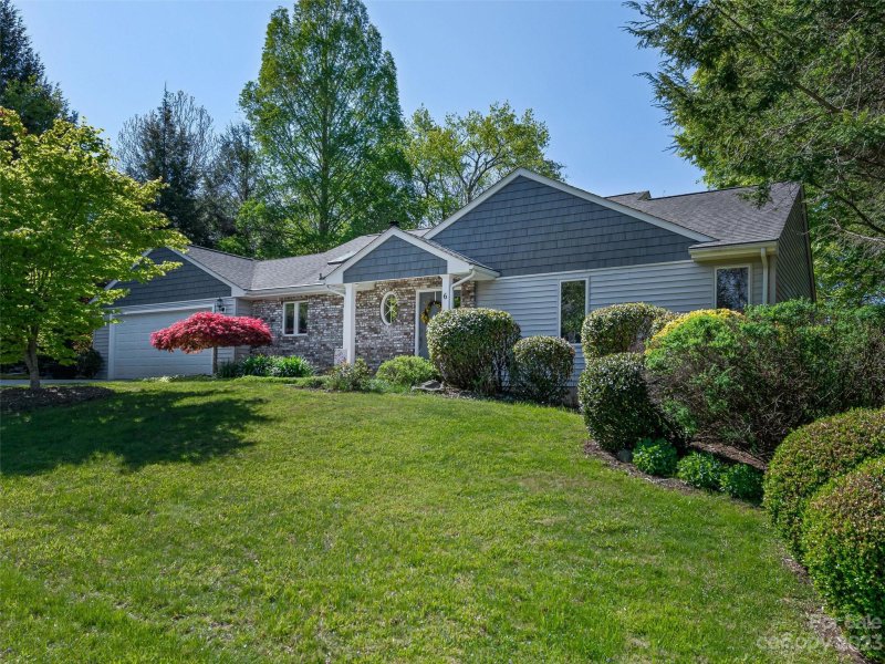 Property image 2 at 6 New Cross South, Asheville, NC 28805