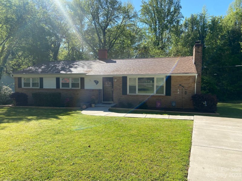 Property image 2 at 521 Country Club Drive, Rock Hill, SC 29730