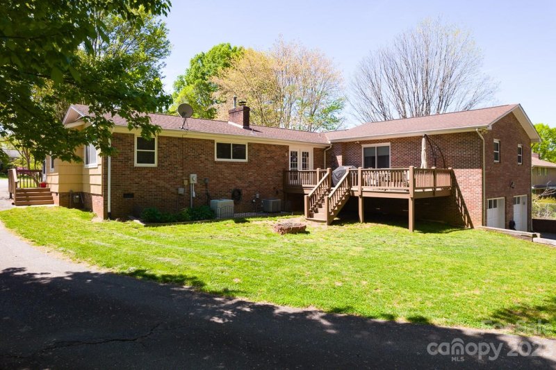Property image 4 at 1341 36th Avenue Drive, Hickory, NC 28601