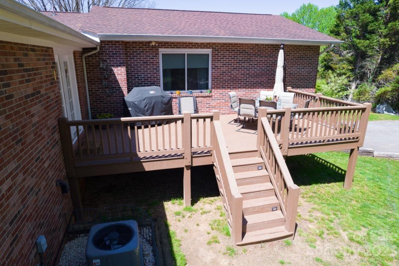 Property image 5 at 1341 36th Avenue Drive, Hickory, NC 28601