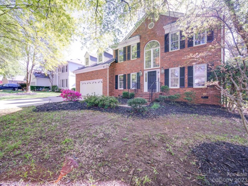 Property image 2 at 6725 Lyndonville Drive, Charlotte, NC 28277