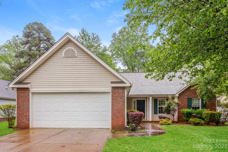 852 Murphy Hill Place