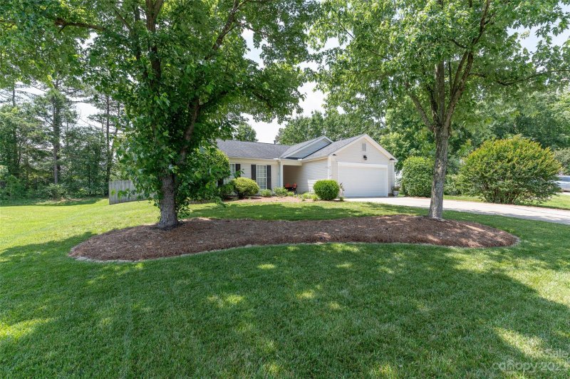 Property image 4 at 2511 Coatsdale Lane, Matthews, NC 28104