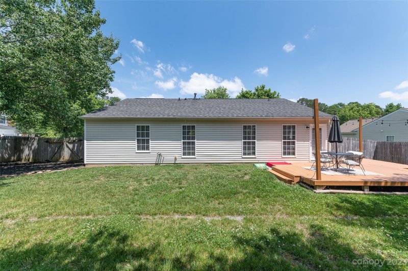 Property image 5 at 2511 Coatsdale Lane, Matthews, NC 28104