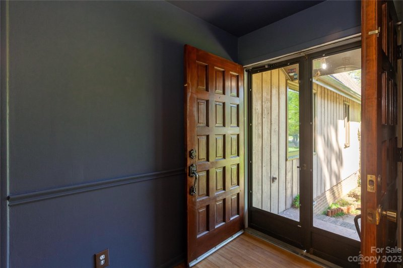 Property image 5 at 1301 Mclaughlin Drive, Charlotte, NC 28212