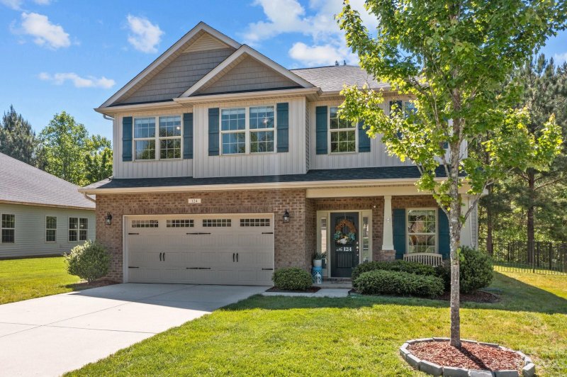 Property image 2 at 124 Taylors Creek Street, Mount Holly, NC 28120