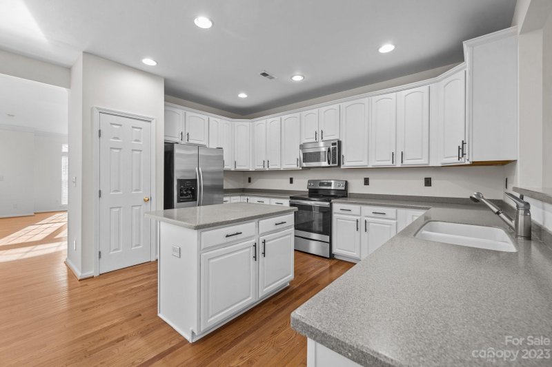 Property image 4 at 10304 Berkeley Pond Drive, Charlotte, NC 28277