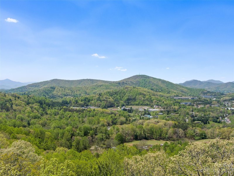 Property image 4 at 63 Chimney Crest Drive, Asheville, NC 28806