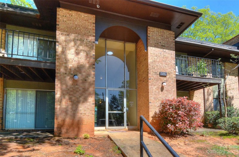 Property image 2 at 326 Orchard Trace Lane, Charlotte, NC 28213